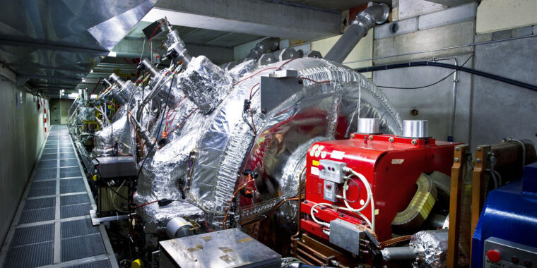 antiproton-orbiting-helium-ion