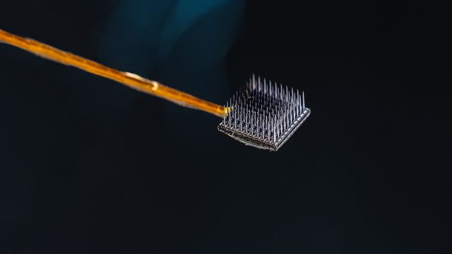 completely-locked-in-patients-can-communicate,-thanks-to-a-brain-implant-(bci)