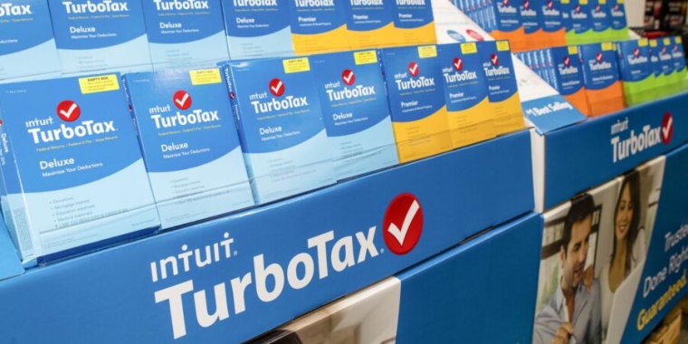 ftc-sues-intuit-in-bid-to-stop-“deceptive”-ads-that-claim-turbotax-is-free