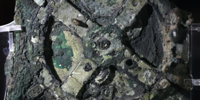 researchers-home-in-on-possible-“day-zero”-for-antikythera-mechanism