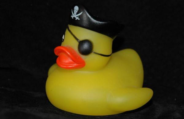 duckduckgo-removes-pirate-sites-and-youtube-dl-from-its-search-results