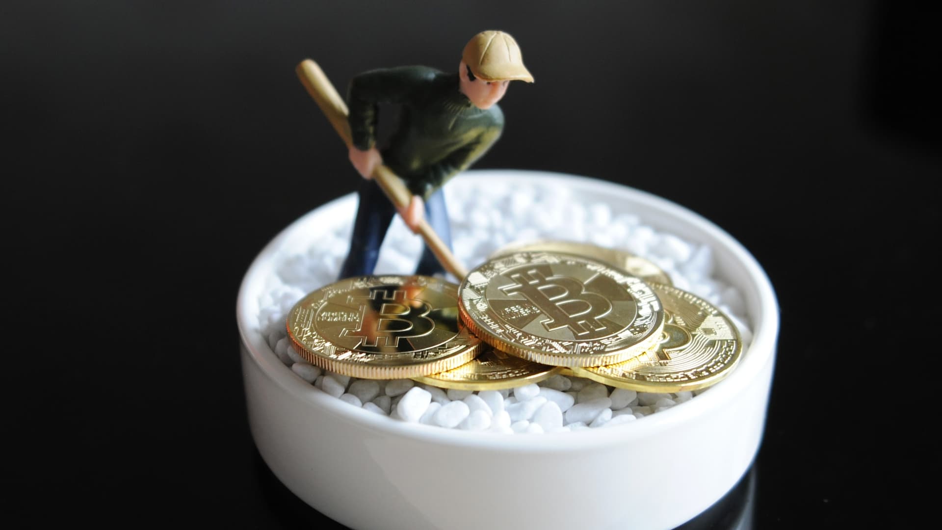 $3b-in-bitcoin-was-sold-in-a-last-ditch-attempt-to-save-ust-from-collapse