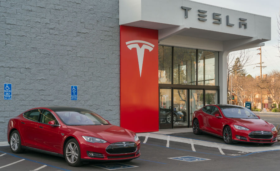 tesla-won’t-give-drivers-their-own-crash-data-without-a-court-order-(2018)