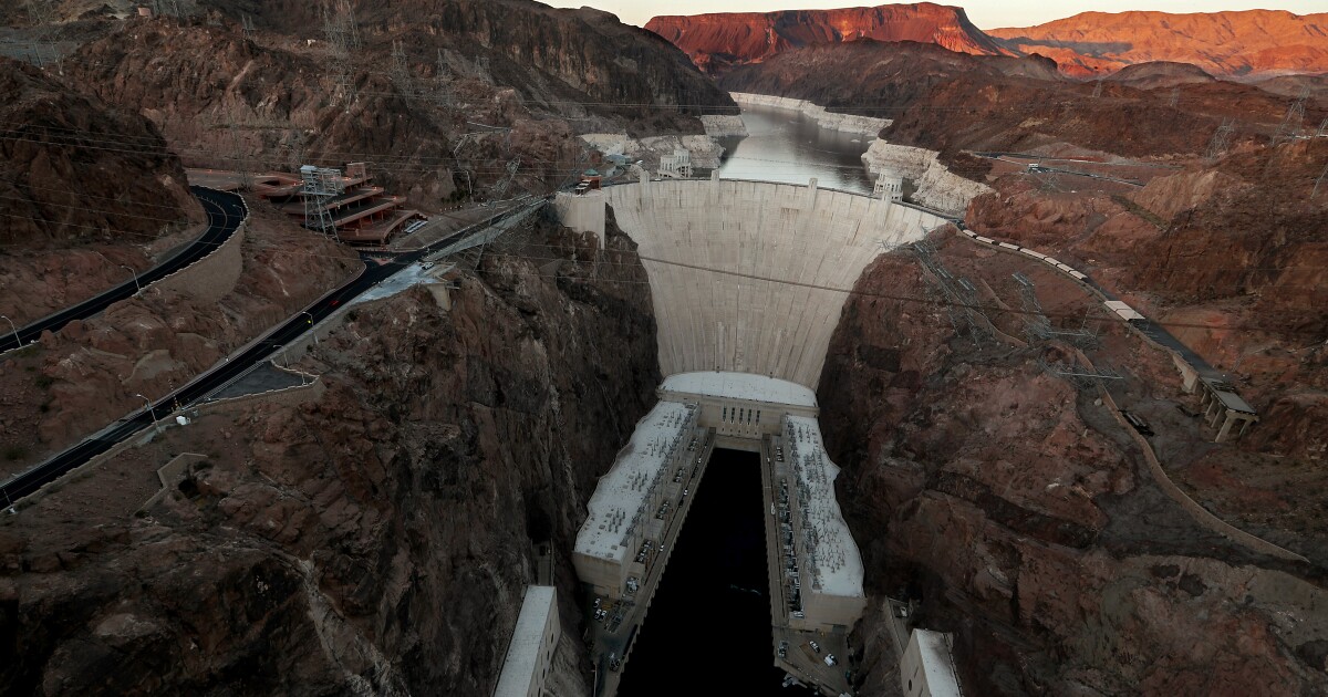 major-water-cutbacks-loom-as-shrinking-colorado-river-nears-‘moment-of-reckoning