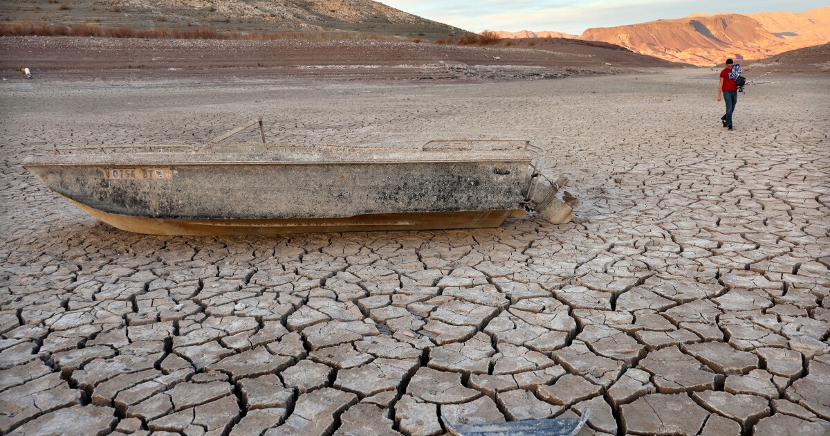 as-water-crisis-worsens-on-colorado-river,-an-urgent-call-for-states-to-‘act’