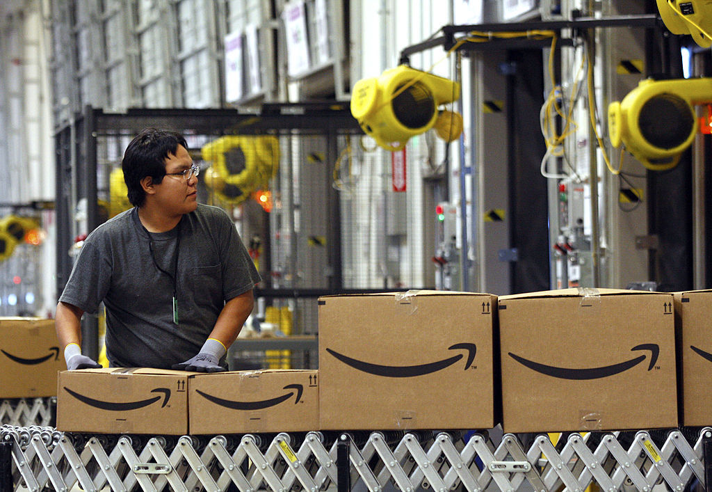 amazon-is-intimidating-and-harassing-organizing-workers-in-montreal