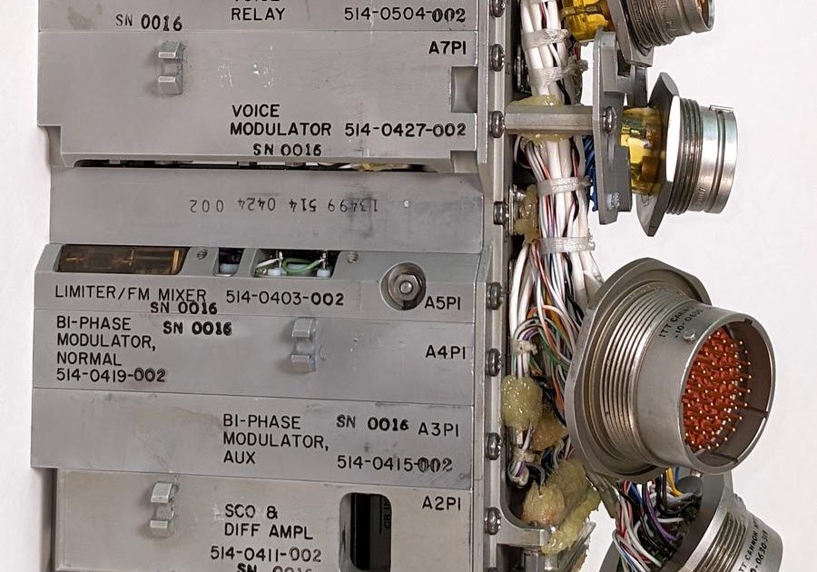reverse-engineering-the-apollo-spacecraft’s-fm-radio