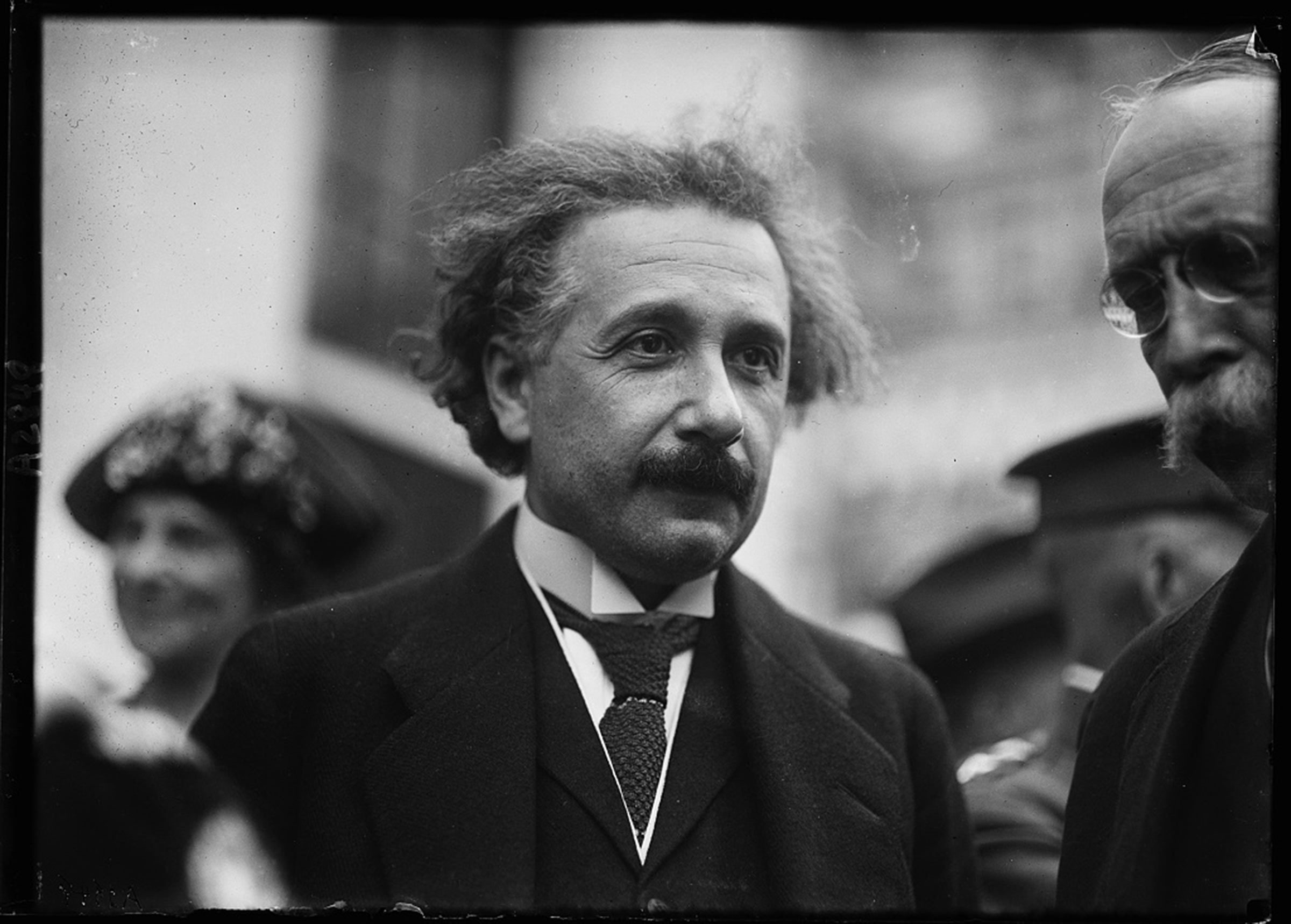 the-night-i-met-einstein-(2021)