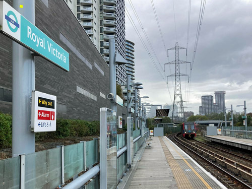 where-else-in-london-are-there-pylons?