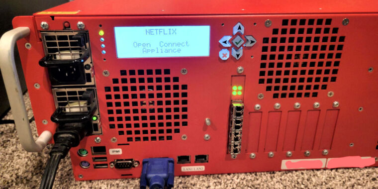 redditor-acquires-decommissioned-netflix-cache-server-with-262tb-of-storage