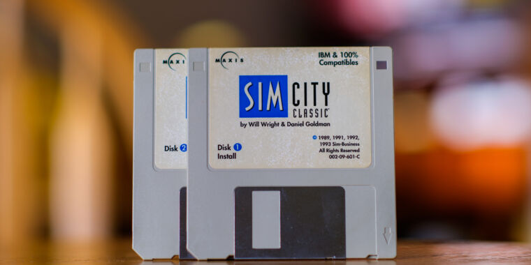 windows-95-went-the-extra-mile-to-ensure-compatibility-of-simcity,-other-games