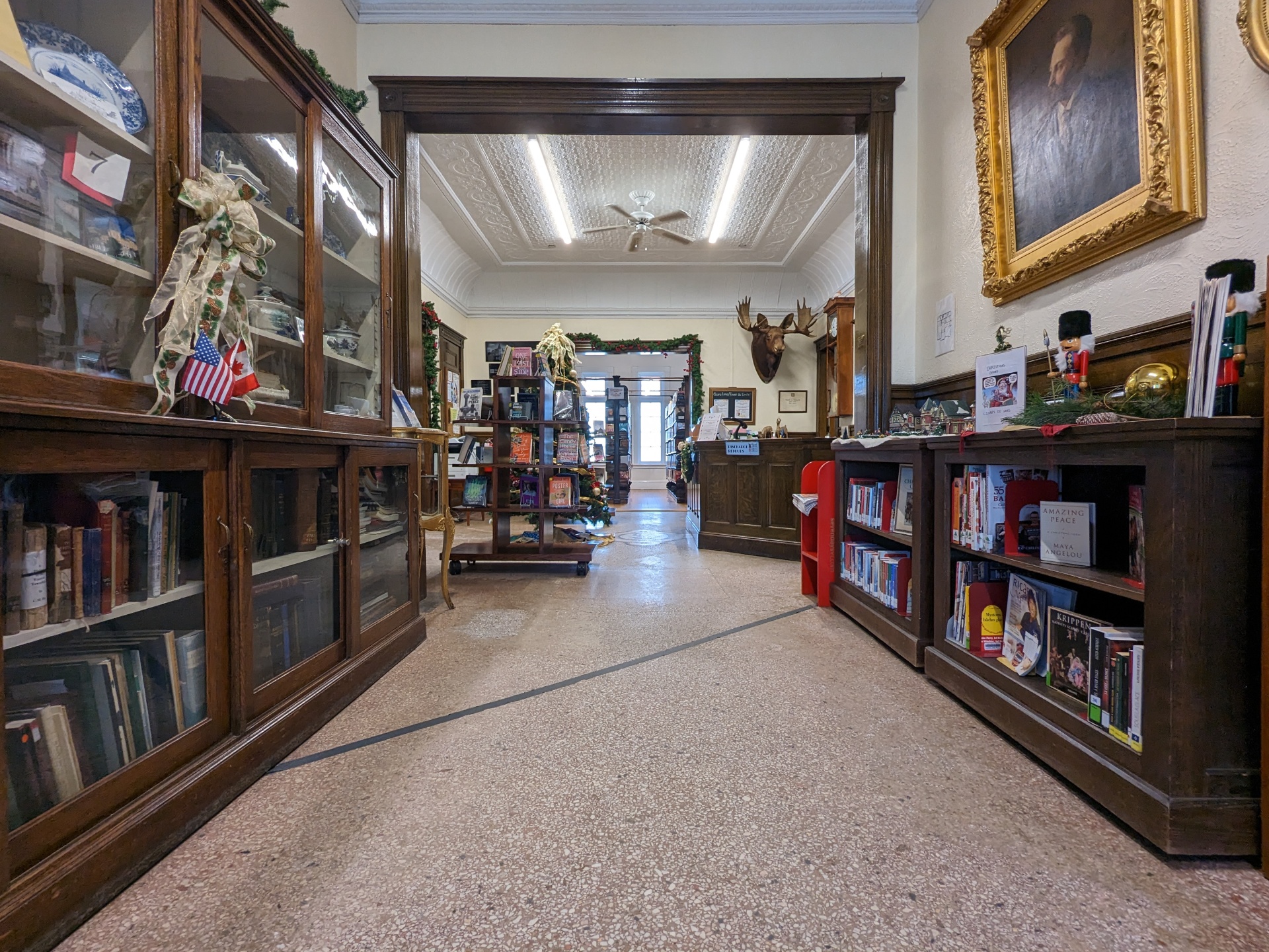 the-us-canada-border-cuts-through-the-haskell-free-library-and-opera-house