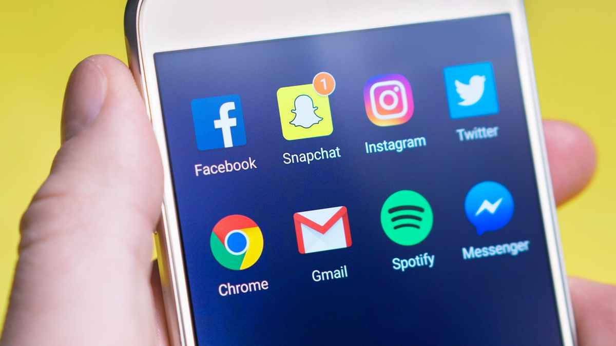 stop-the-scroll:-muting-everyone-on-social-media-can-put-you-back-in-control