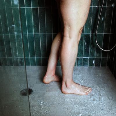 the-science-of-why-you-have-great-ideas-in-the-shower