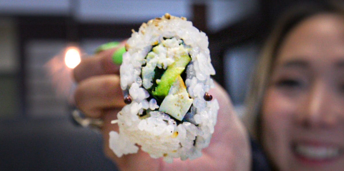 the-california-roll-was-invented-by-a-japanese-canadian-chef-(2020)