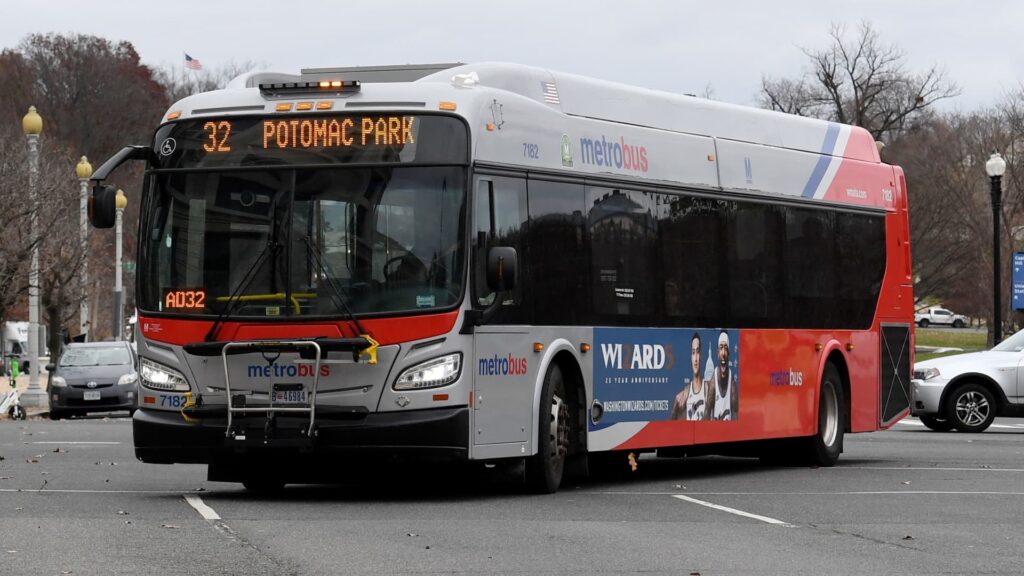 dc.-free-bus-bill-becomes-law-as-zero-fare-transit-systems-take-off