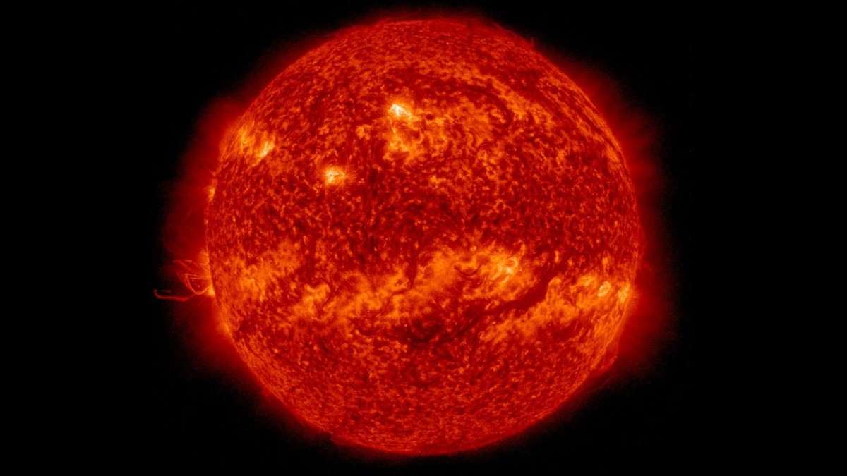 something-strange-is-happening-on-the-sun,-and-we’ve-never-seen-it-before