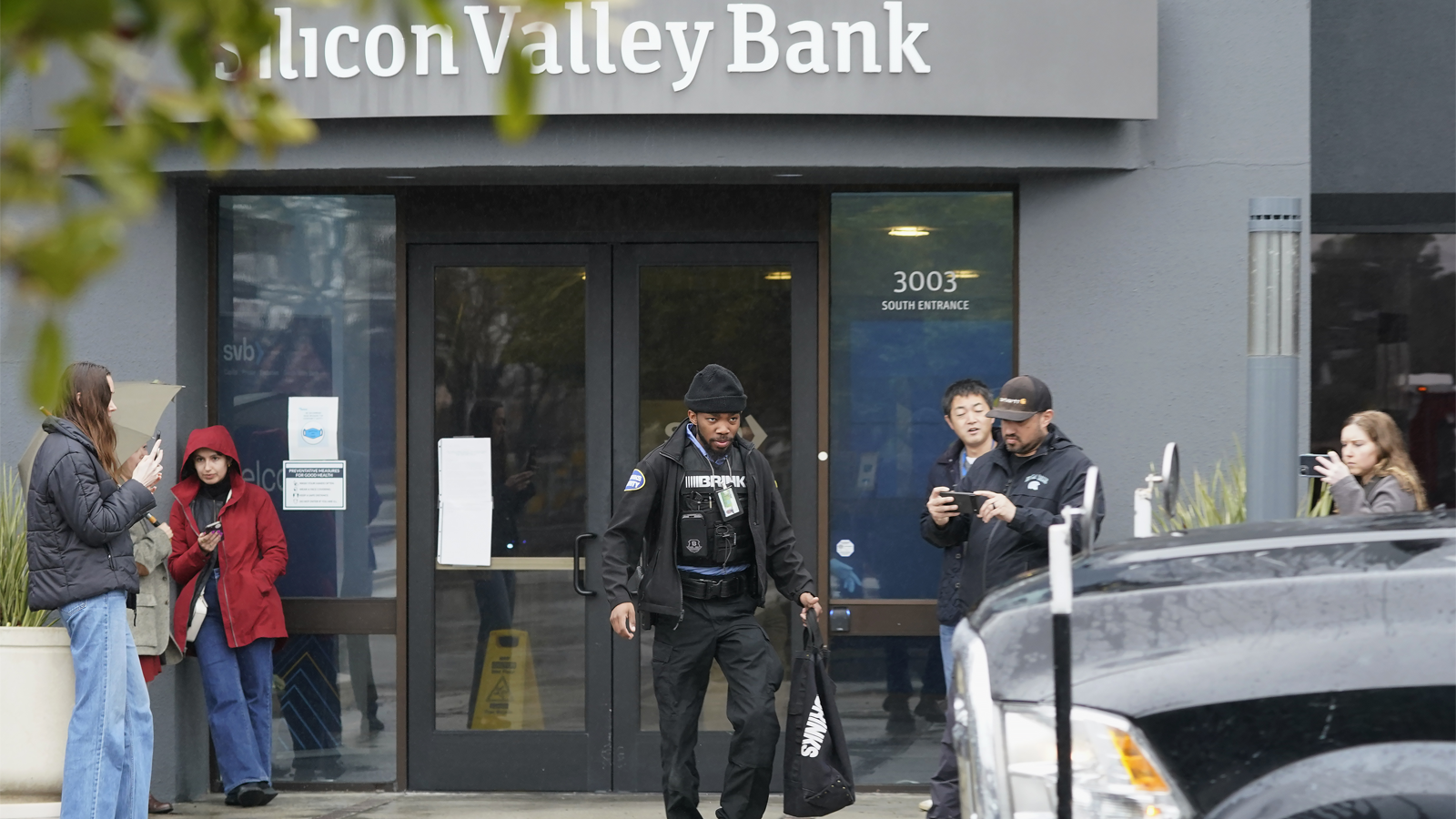 svb-chief-pressed-lawmakers-to-weaken-bank-risk-regulations