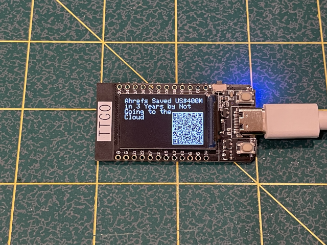 show-hn:-hacker-news-lcd-badge