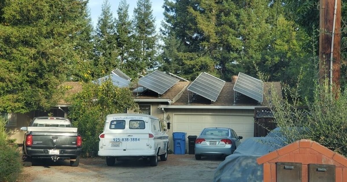 california-is-a-rooftop-solar-giant.-new-rules-could-change-that