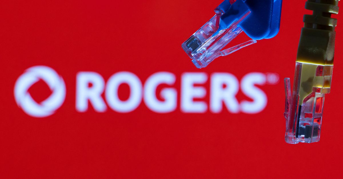 spacex,-rogers-to-connect-mobiles-phones-to-satellites-in-remote-canadian-areas