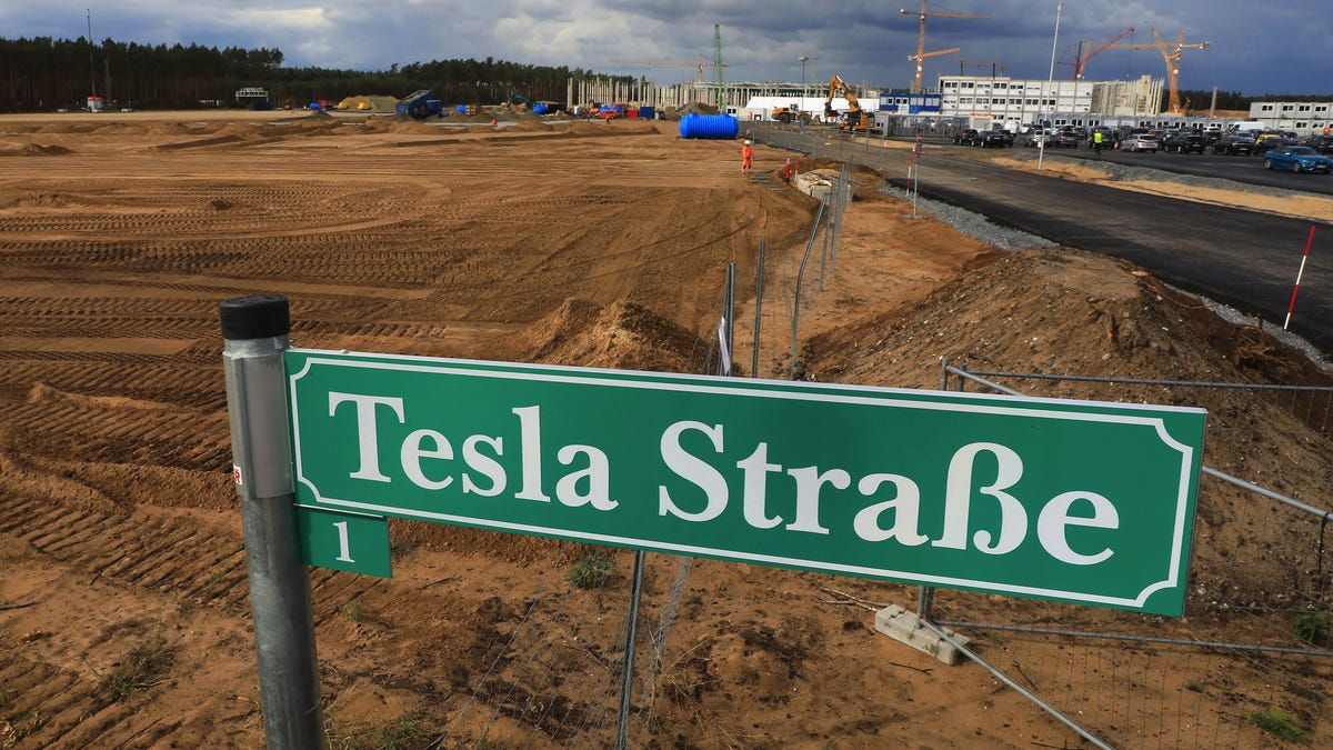 whistleblower-drops-100-gb-of-tesla-secrets-to-german-news-site