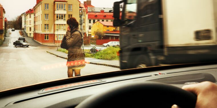 automatic-emergency-braking-should-become-mandatory,-feds-say