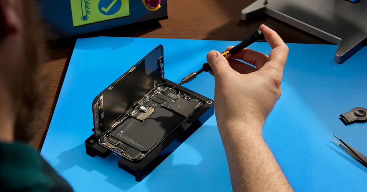 making-sense-of-the-eu’s-fight-for-user-replaceable-smartphone-batteries