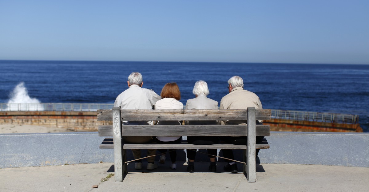 a-dutch-village-where-everyone-has-dementia-(2014)