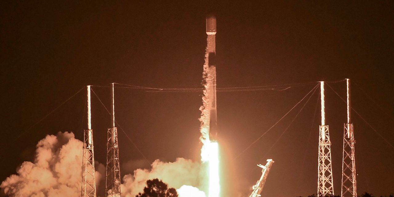 spacex-revenue-doubled-to-$4.6b-in-2022-versus-2021