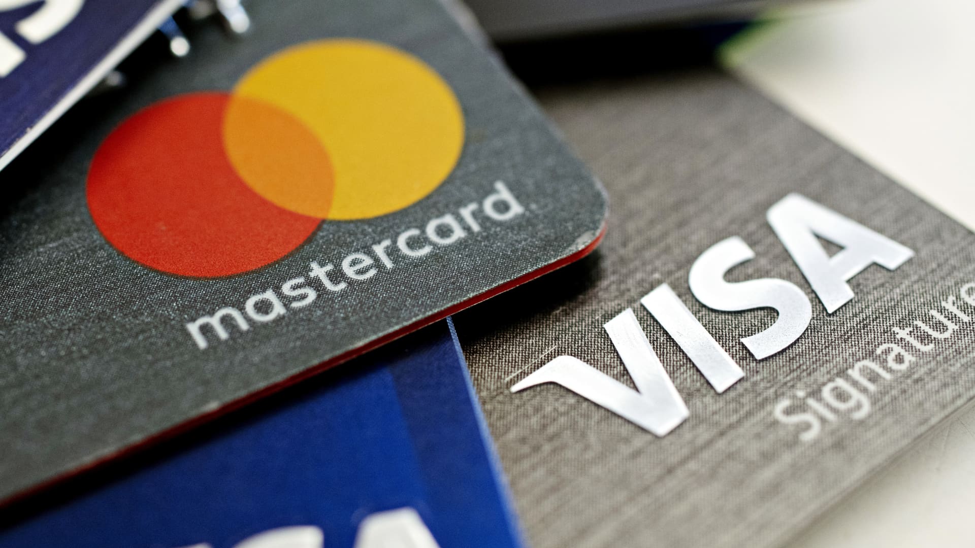 mastercard-ends-binance-card-partnership-in-latest-blow-to-crypto-giant