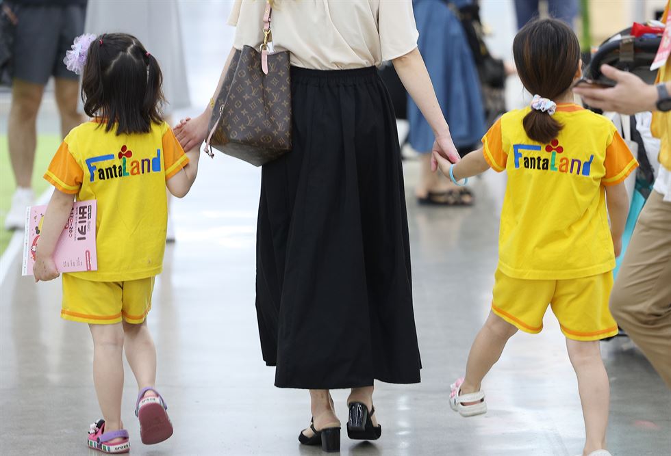 south-korea-extends-natural-population-fall-as-fertility-rate-falls-to-0.7