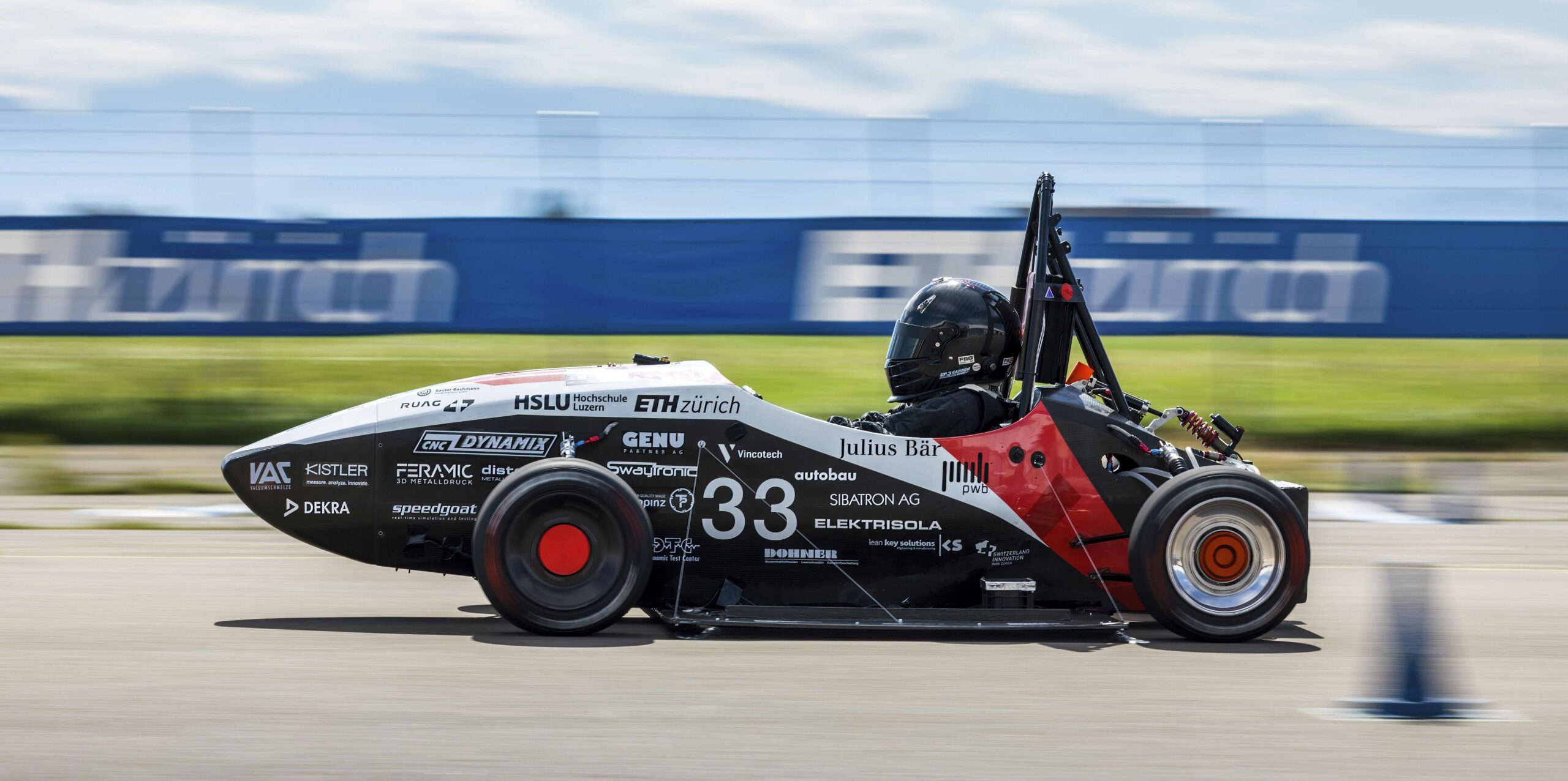 new-world-record-with-an-electric-racing-car:-from-0-to-100-in-0.956-seconds