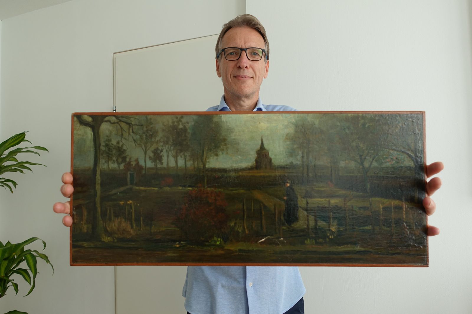 stolen-van-gogh-painting-returned-in-an-ikea-bag