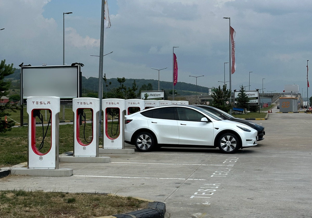 tesla-model-y:-my-6-months-impressions