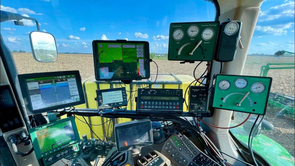 tractor-cab-look-like-a-space-ship-[video]
