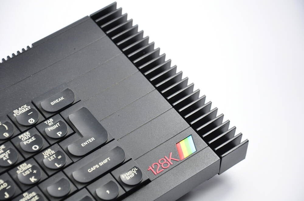 the-new-rom-antics-–-building-the-zx-spectrum-128