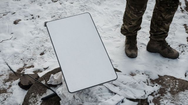 russian-troops-use-starlink-licensed-and-imported-from-dubai