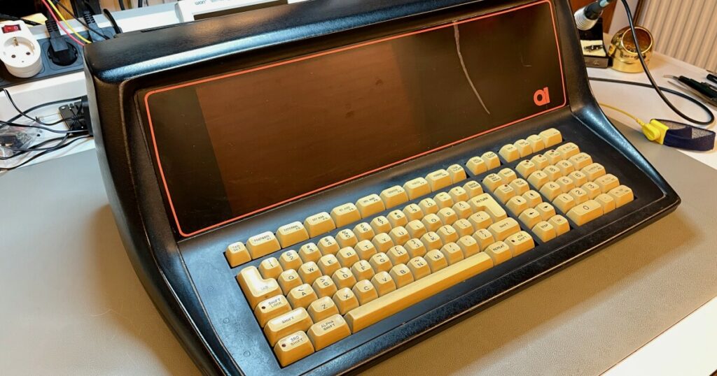 priceless-barn-find:-first-microcomputers-discovered-by-cleaners