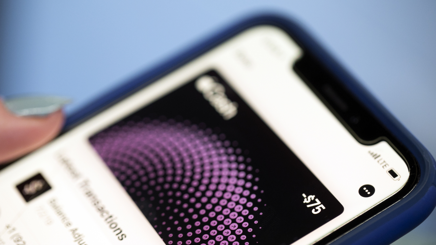 using-your-phone-to-pay-can-mean-you’ll-spend-more