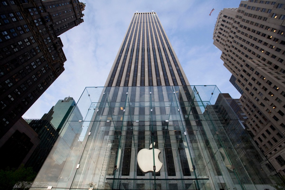 apple-alerts-users-in-92-nations-to-mercenary-spyware-attacks