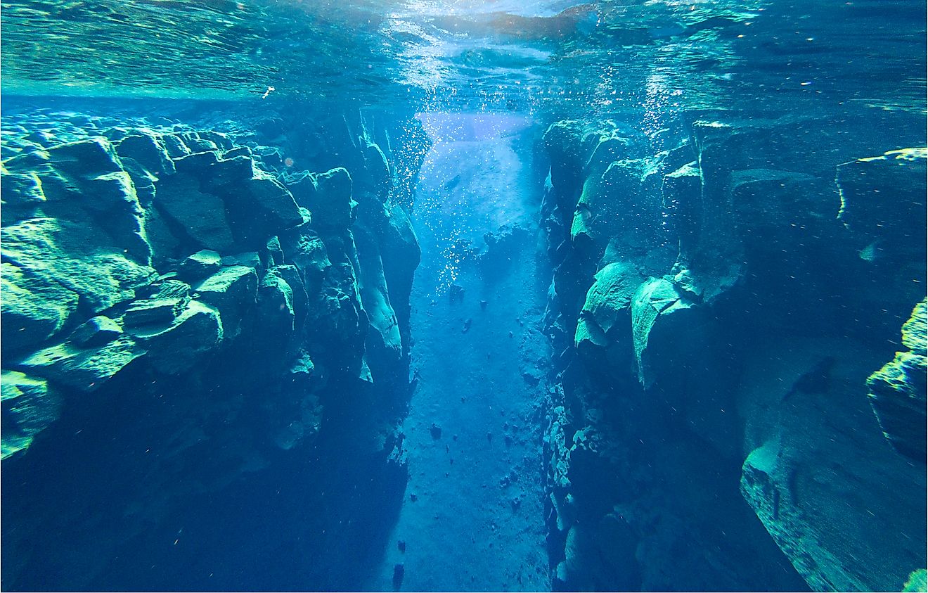 how-much-water-is-in-earth’s-crust?-over-10.5m-cubic-miles