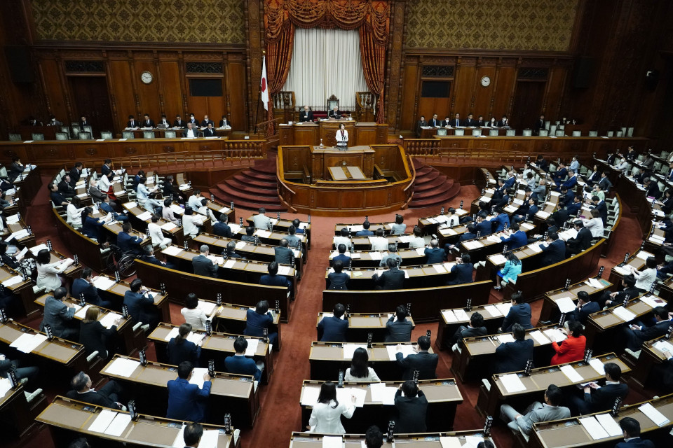 japan-enacts-law-to-curb-apple,-google’s-app-dominance