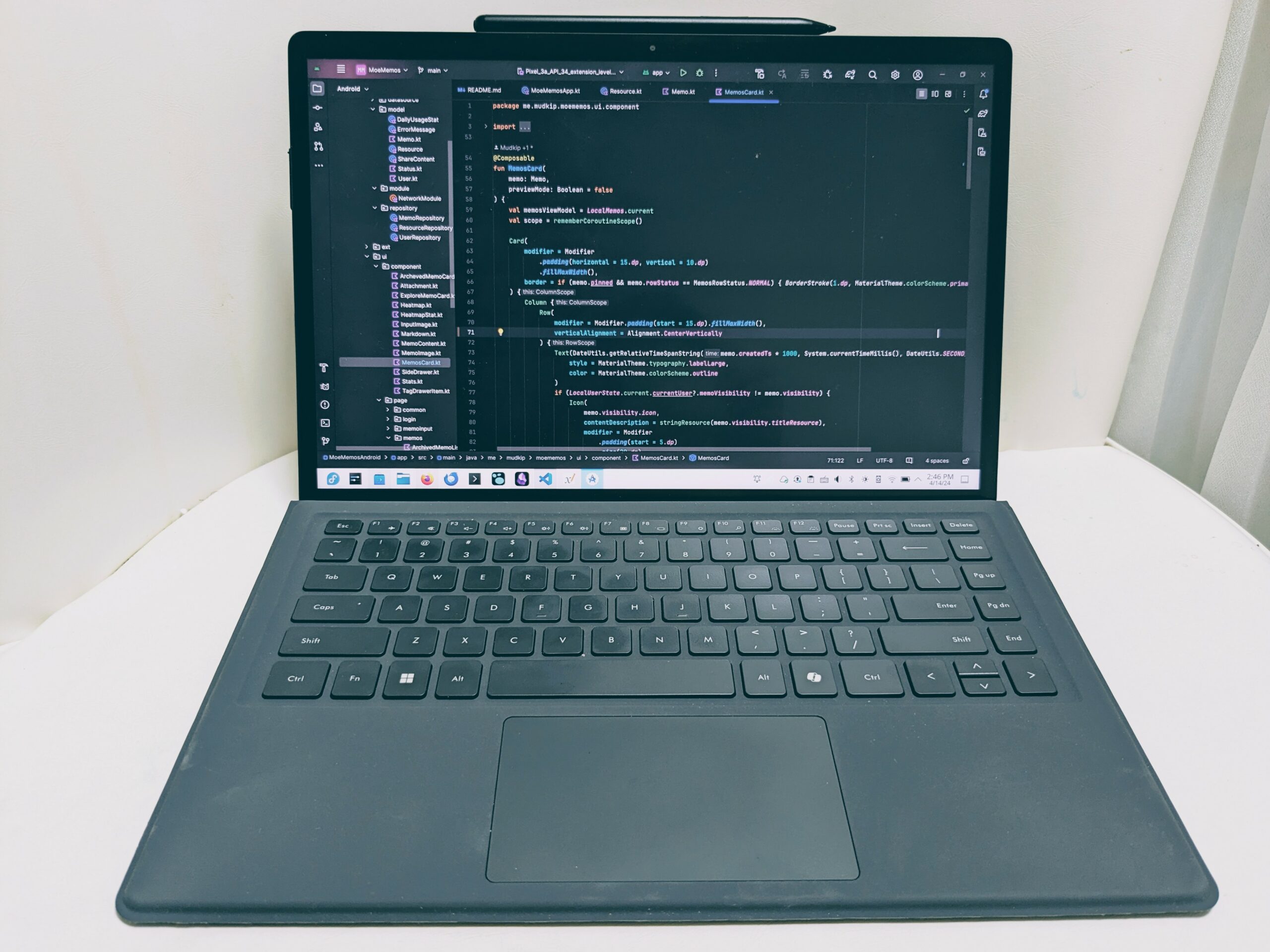 review-of-linux-on-minisforum-v3-amd-ryzen-tablet