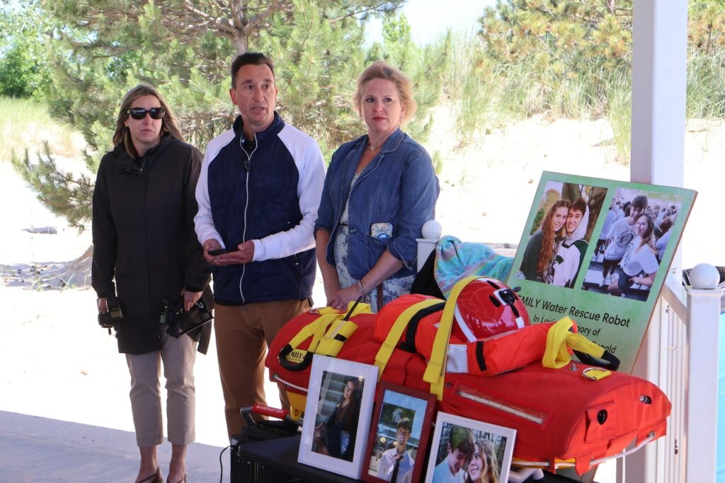 robots-on-lake-michigan-beaches-to-prevent-drownings