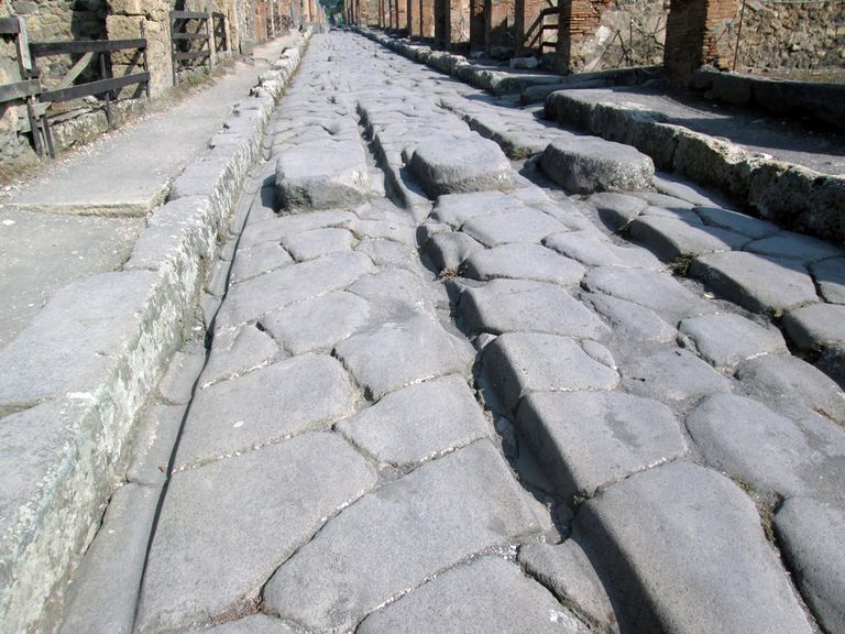 pompeii-fixed-potholes-with-molten-iron