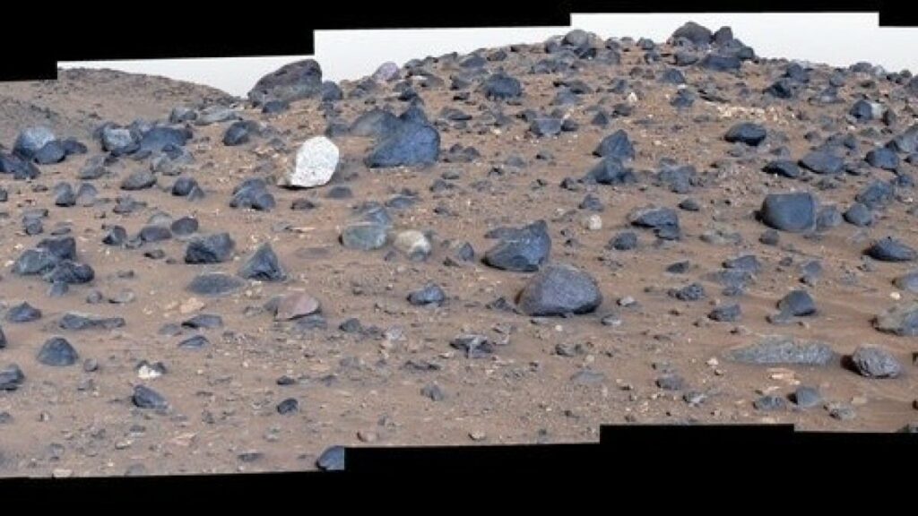 nasa-rover-discovers-mysterious-mars-boulder-unlike-any-others