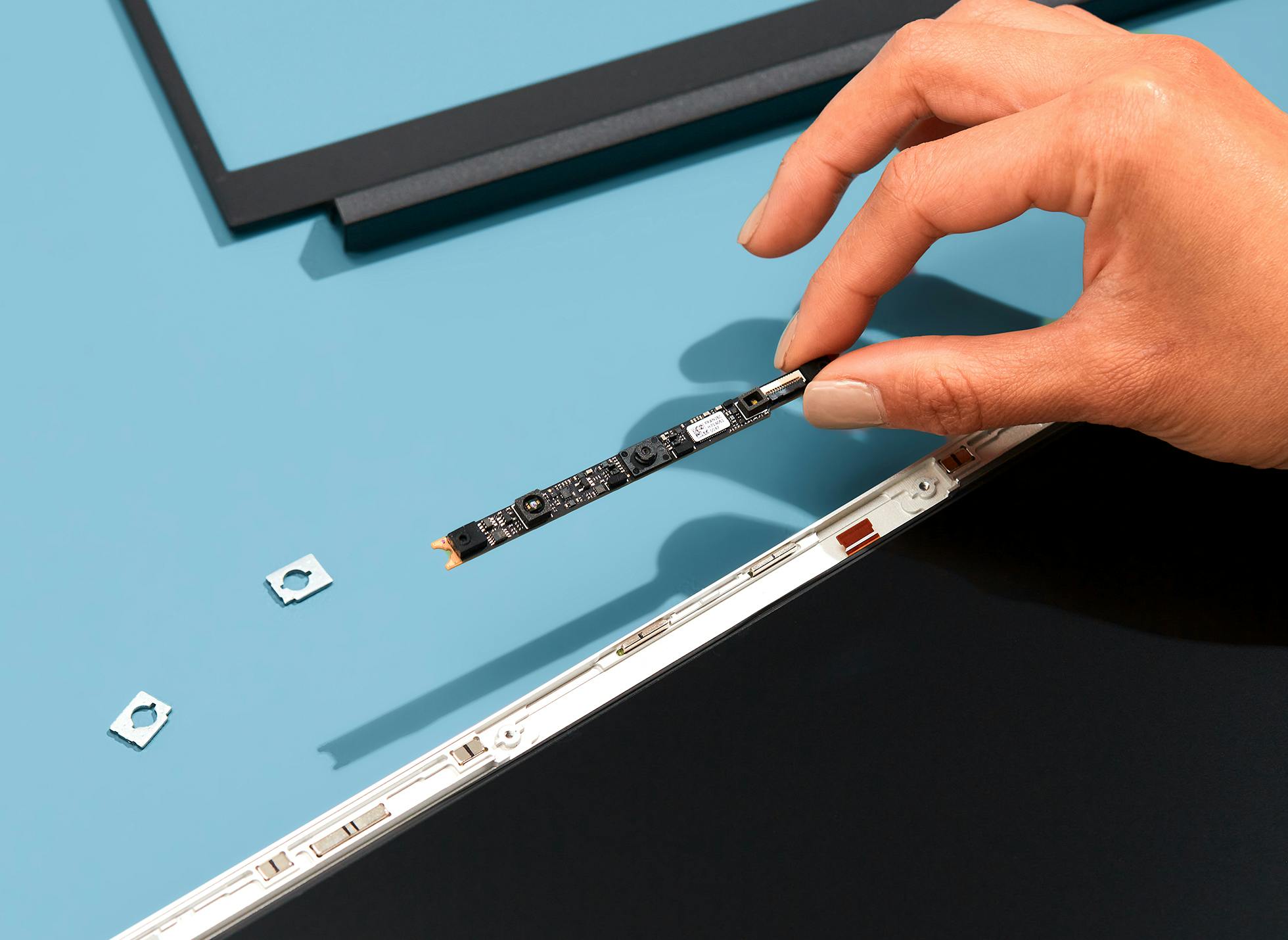 framework-laptop-13-deep-dive:-a-laptop-webcam-with-smartphone-technology