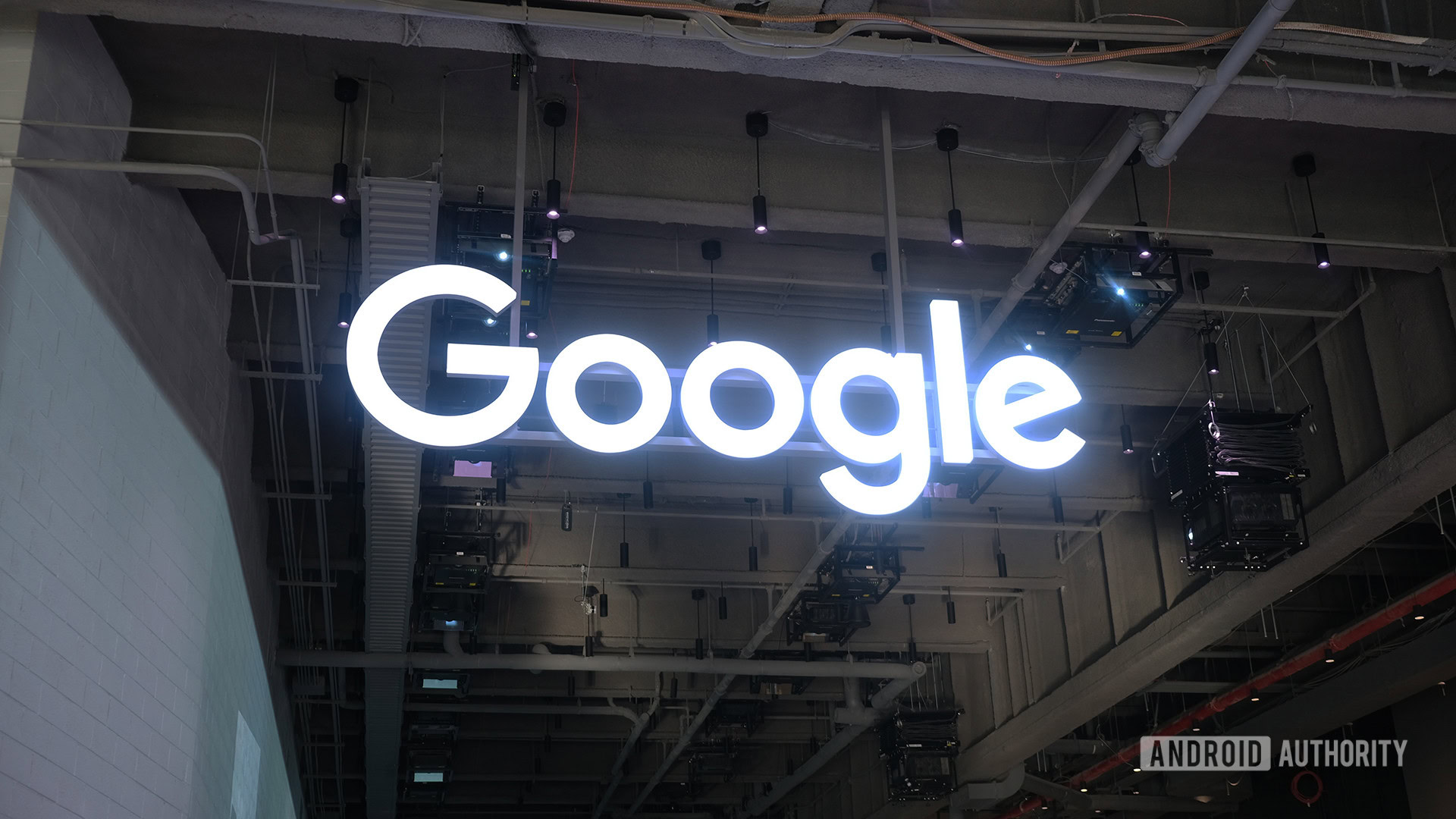 google-is-(not)-bringing-fuchsia-os-to-android-devices