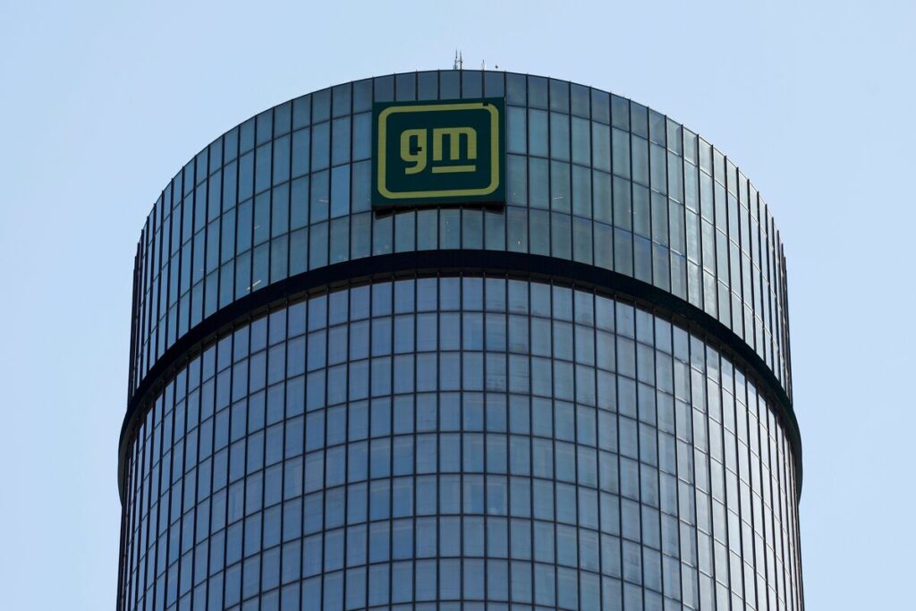 gm-to-cut-more-than-1k-software-engineers,-mostly-in-us
